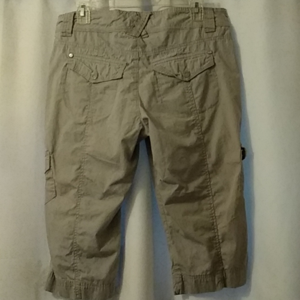 Capris - Picture 2 of 5